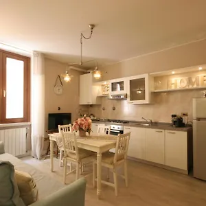 Violetta Maison, Elegante E Romantica A Salo' Apartment Saló
