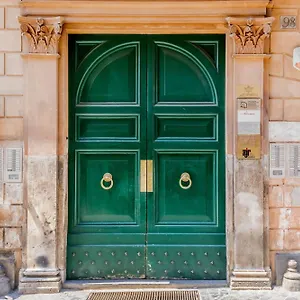 https://house-trevi.it-romehotels.com